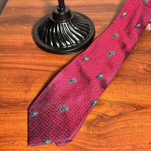Tie,Gianfranco Ferre, 🇮🇹Cranberry with Paisley design